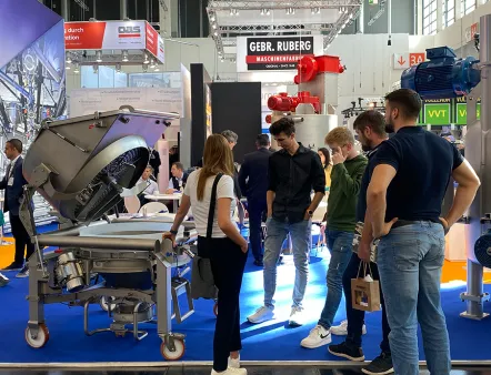 Die Powtech Technopharm 2025 stellt Technologien zur Verarbeitung von Pulvern, Feststoffen und Flüssigkeiten vor, Bild: Susanne Woggon Powtech Technopharm 2025