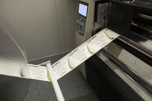 Bluhm Systeme Etikettendrucker Zebra 220 XI 4 für individuelle Weinetiketten 