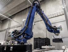Alle sieben Sekunden befüllen die „KR Quantec PA HO“-Roboter bei Enorm Biofactory eine neue Kiste
