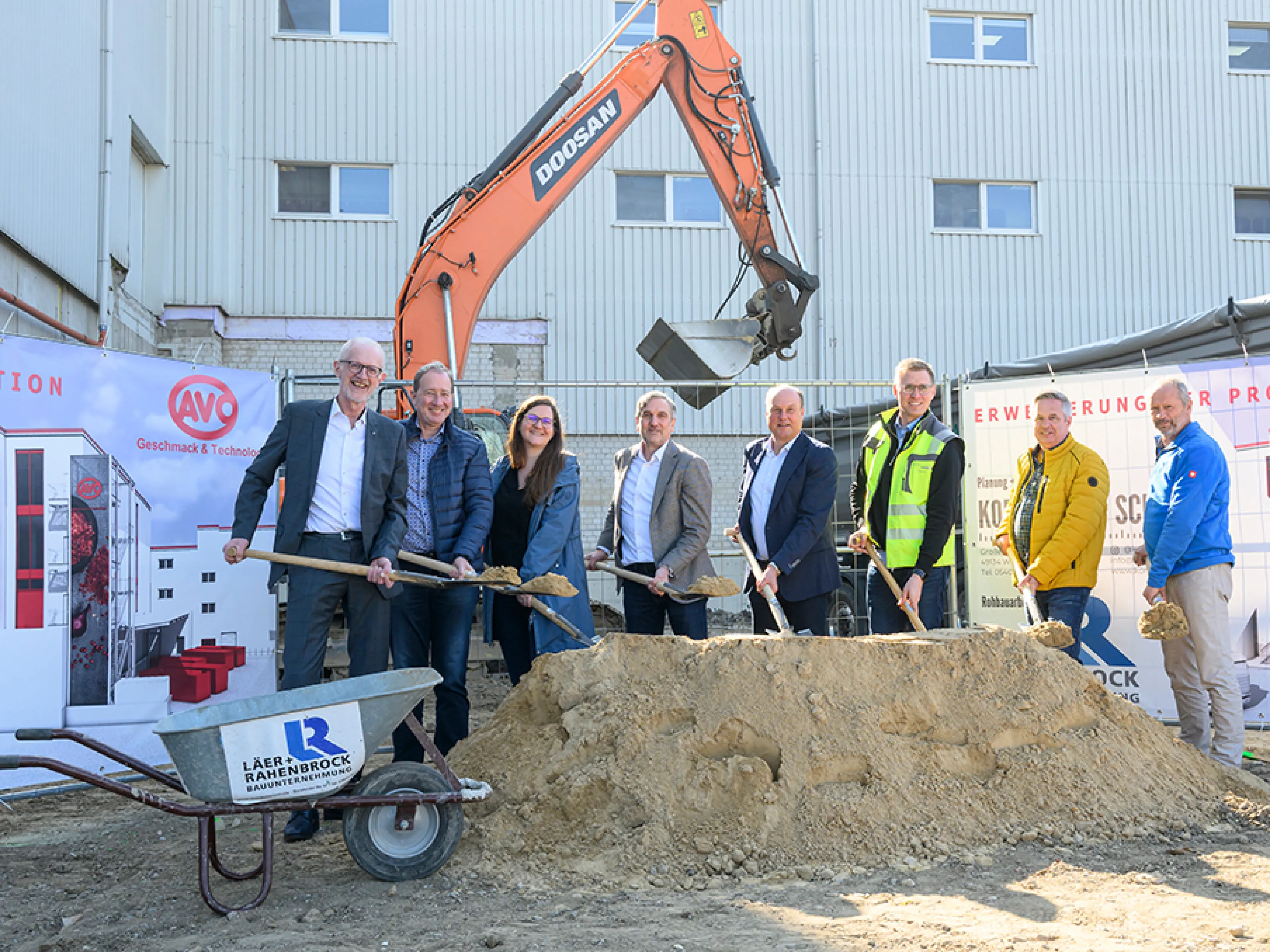Spatenstich bei Avo für die Erweiterung der Produktions- und Lagerkapazitäten in Belm