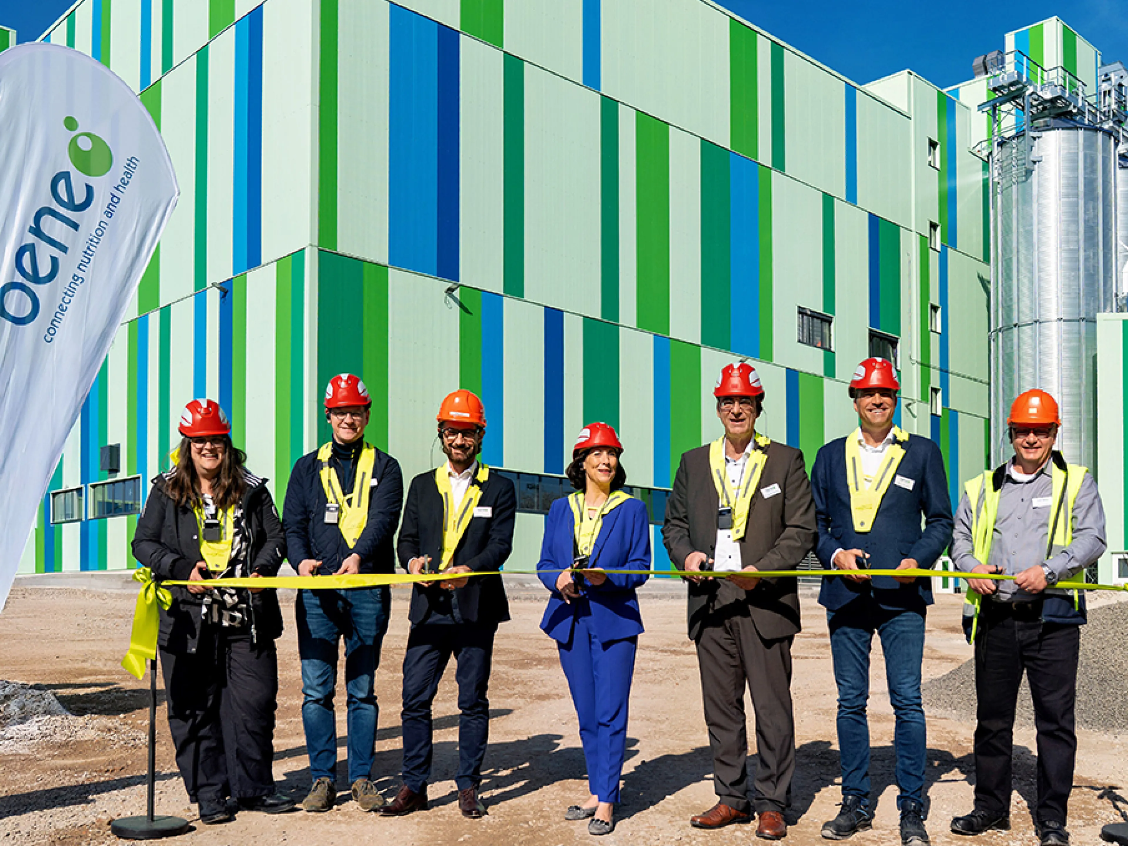 v.l.n.r.: Nicole Eicher, Bürgermeisterin Obrigheim, Johannes Steiniger, Mitglied des Bundestages, Olivier Roques, CEO Beneo, Daniela Schmitt, Wirtschaftsministerin Rheinland-Pfalz, Dr. Niels Pörksen, CEO Südzucker-Gruppe, Niels E. Hower, Geschäftsführungsmitglied Beneo und Dirk Dinger, Betriebsratsvorsitzender am Standort, weihen das neue Werk in Obrigheim ein, Bild: Beneo Beneo weiht das neue Werk in Obrigheim ein