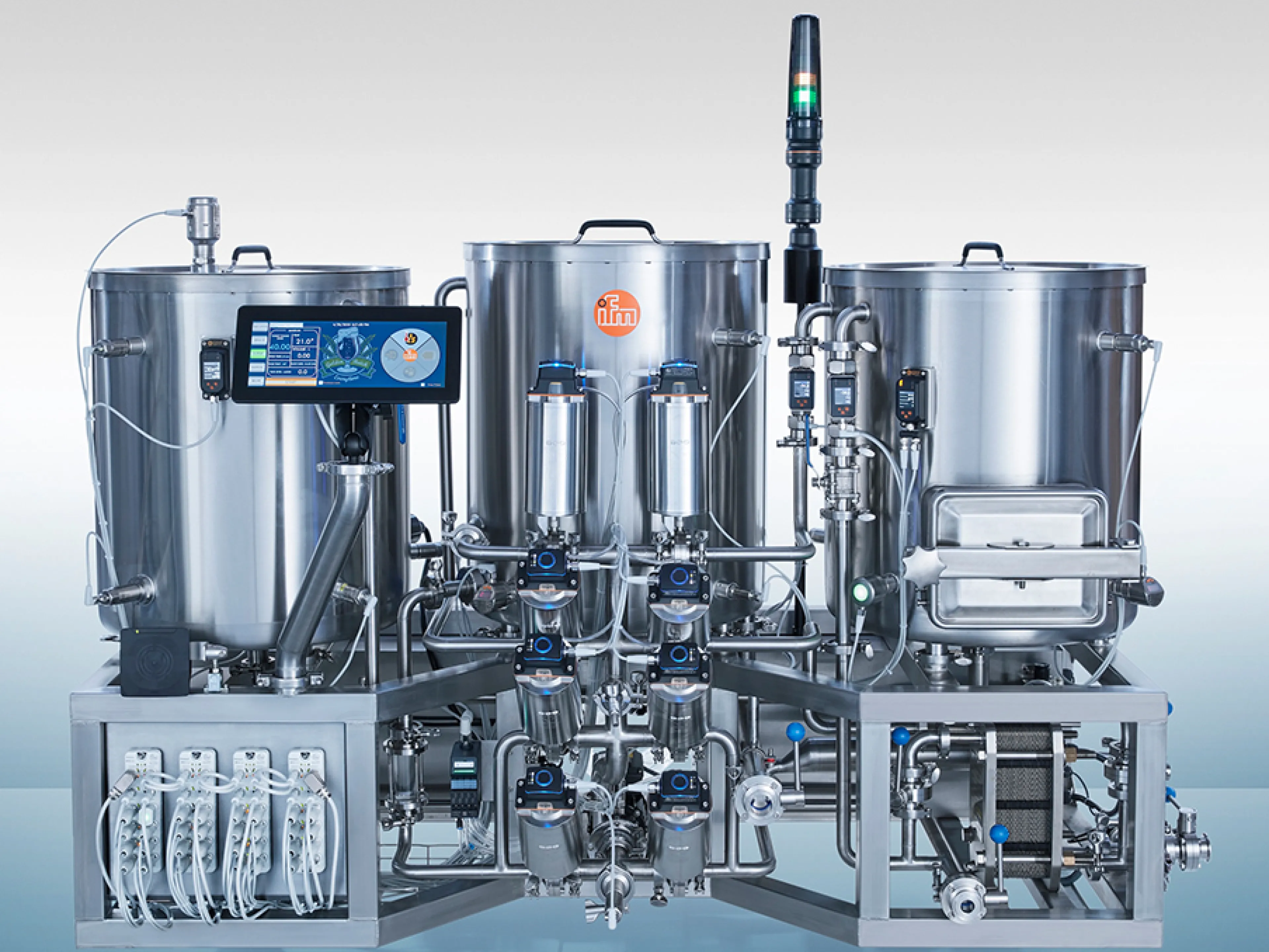 Die Mikrobrauerei von gehört zu den Highlights auf dem Drinktec-Messestand, Bild: Ifm Die Mikrobrauerei von gehört zu den Highlights auf dem Drinktec-Messestand von Ifm