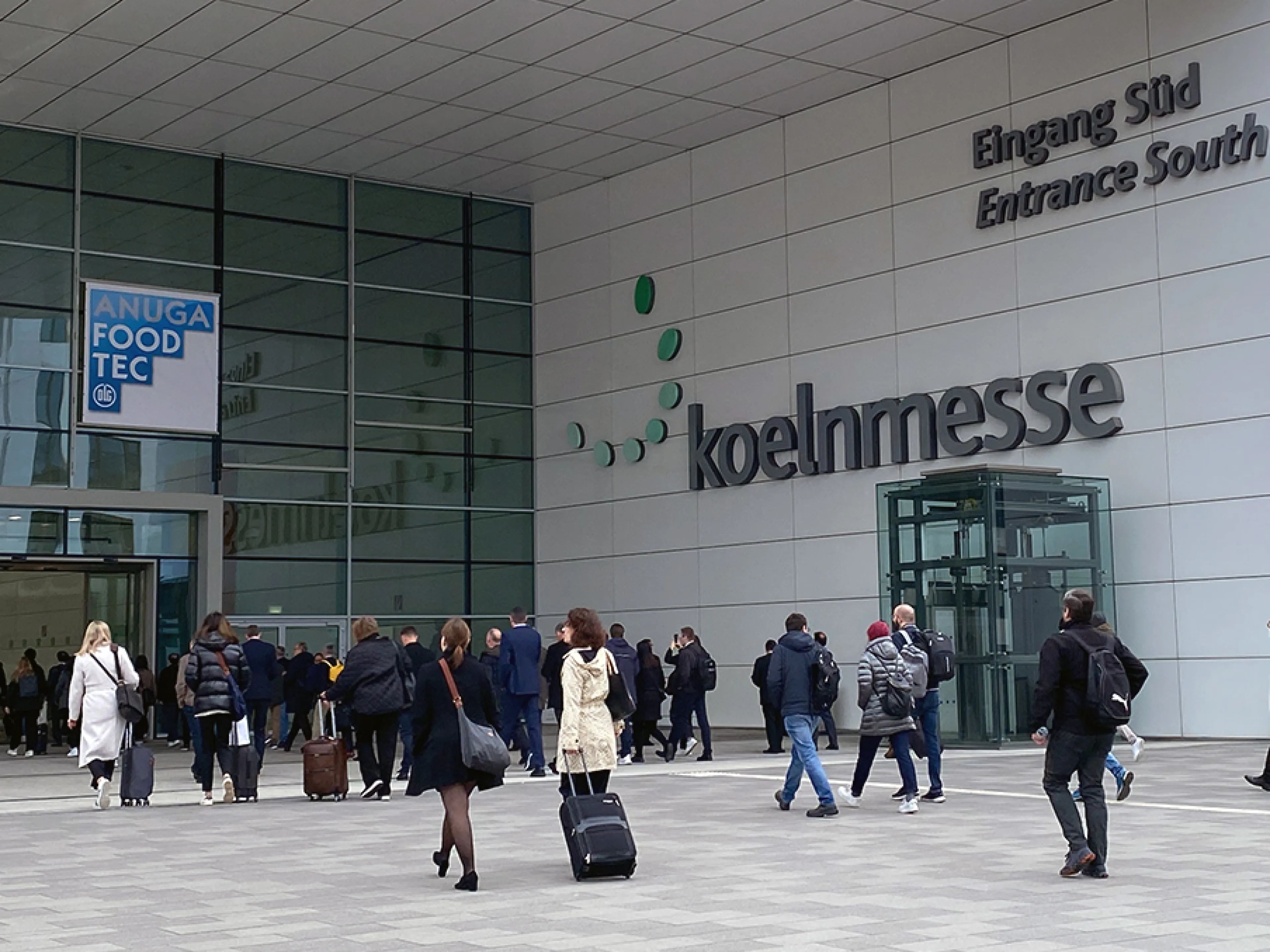 Die Anuga Foodtec 2027 erweitert ihr Angebot um die Community Hubs „Smart“ und „Sustainable“ für Digitalisierung, Automatisierung und nachhaltige Produktion