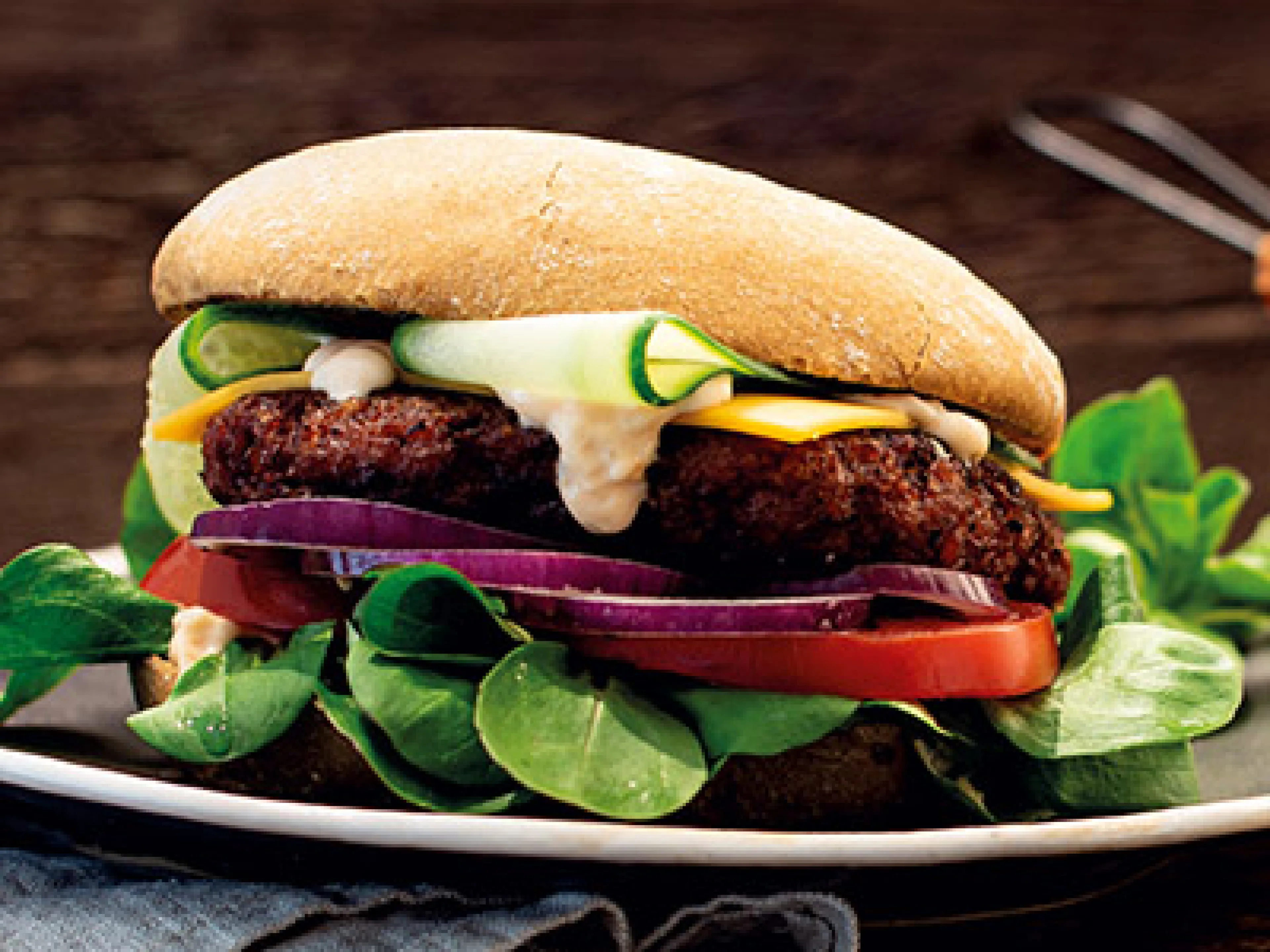 Burgerpatti aus Vitatex Pflanzentexturaten von Goodmills Innovation