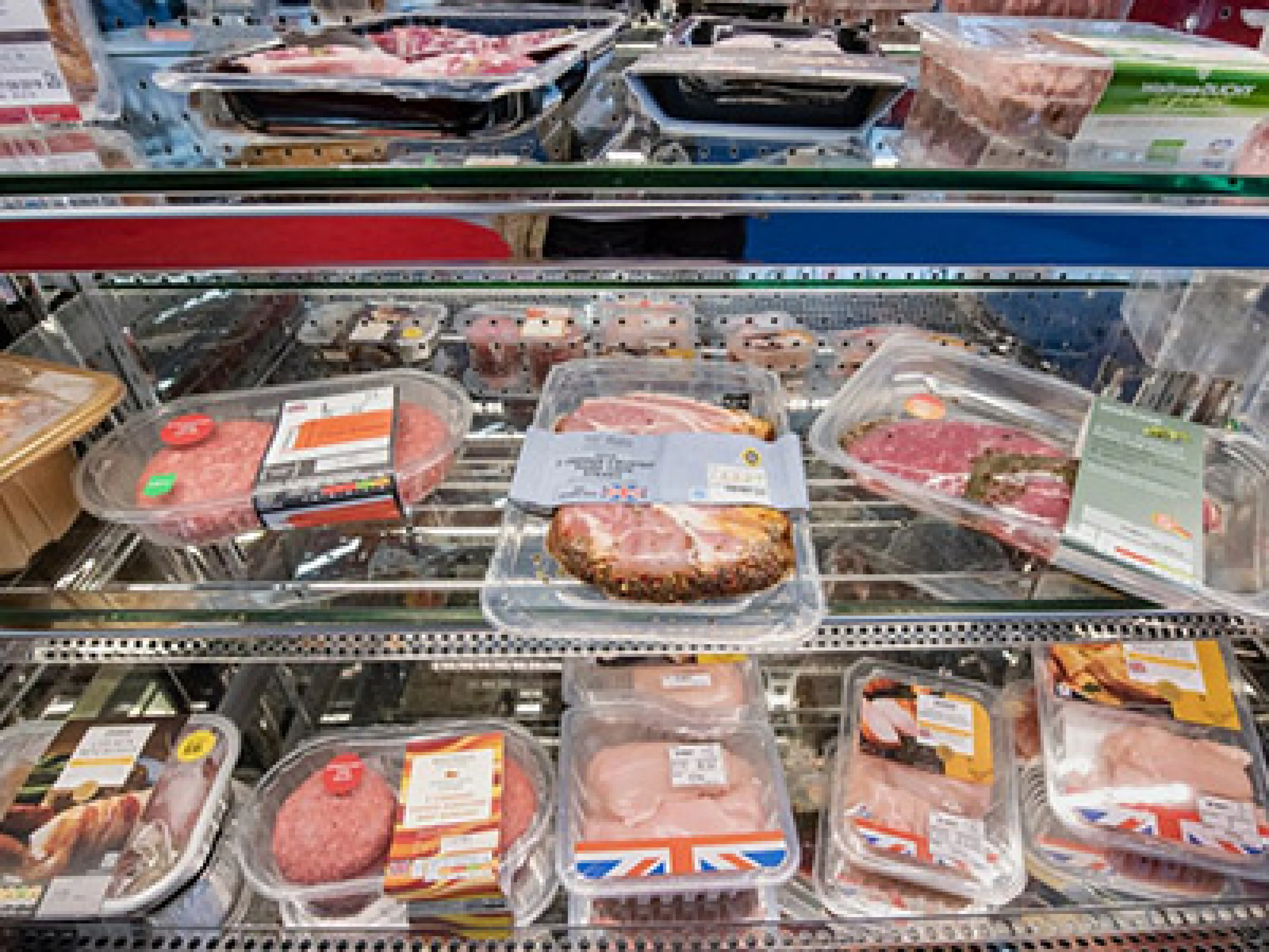 Tray-Verpackungen mit Wurst- und Fleischwaren