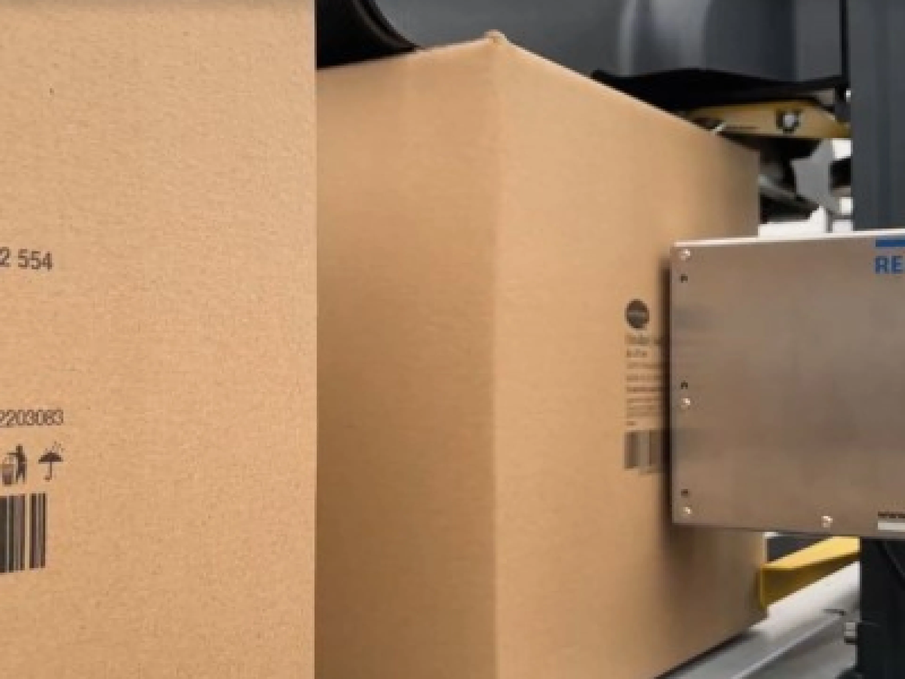 Hochauflösend, nachhaltig und kostengünstig beschreibt der Rea Jet GK 2.0 Tintenstrahldrucker Sekundärverpackungen