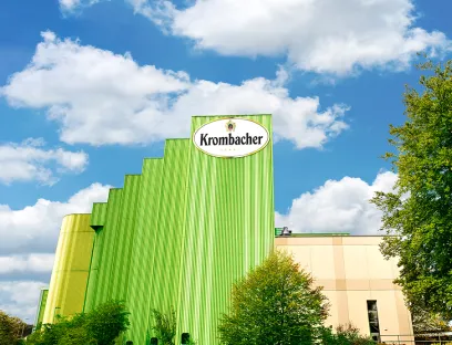 Außenansicht der Krombacher Brauerei