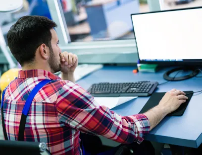 Weil besonders tief in den Prozess integrierte Komponenten wie Steuerungen, Sensorik, Kommunikationsschnittstellen und Wägesysteme von Cyberangriffen betroffen sind, gewinnt Cybersecurity im Produktionsbereich an Relevanz