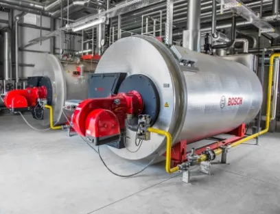 Die moderne Dampfkesselanlage UL-S mit drehzahlgeregelten Erdgasfeuerungen, Bild: Bosch Industriekessel Dampfkesselanlage UL-S