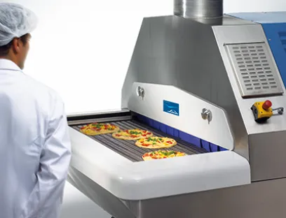 Ziel des Linde-Sicherheitsseminars ist der sichere Umgang mit Lebensmittelgasen im Betriebsalltag, Bild: Linde Pizzaproduktion