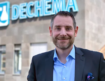 Dr. Björn Mathes, Geschäftsführer der Dechema Ausstellungs-GmbH, im Gespräch, Bild: LMV-online.de / Susanne Woggon Dr. Björn Mathes, Geschäftsführer der Dechema Ausstellungs-GmbH