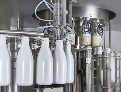 Induktionsversiegelungsturm für eine vollständig hygienisch zu reinigende und sterilisierbare Lösung, Bild: Gea, Corrado Frignani Gea Induktionsversiegelungsturm