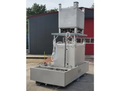 Stationäre Auffangwanne mit Muttercontainer sowie flexibler Tochterstation zur Nachbefüllung