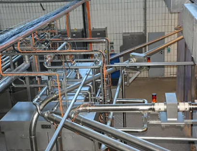 Metalldetektoren von Sesotec sind in horizontale Rohrleitungen eingebaut