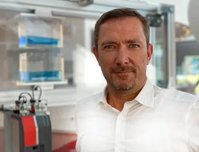 Dr. Michael Kornely, Program Manager Mechatronics bei SEW-Eurodrive, im Interview mit LMV-online.de, Bild: Tropal Media / Susanne Woggon Dr. Michael Kornely von SEW-Eurodrive