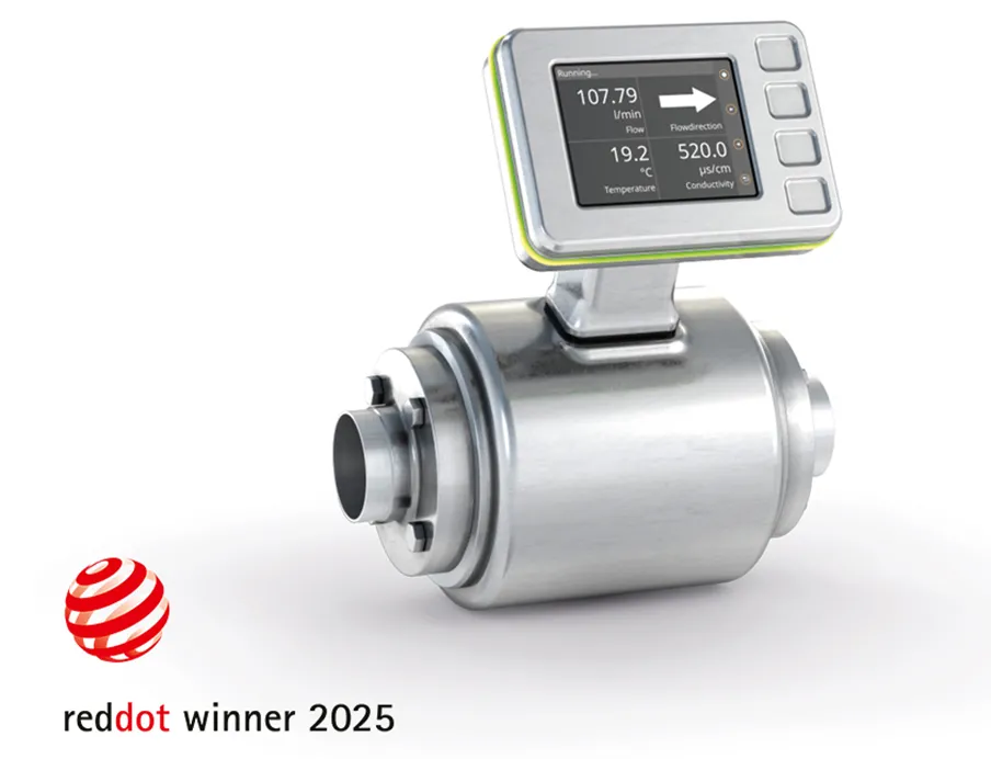 Der hygienische Durchflusssensor SM Foodmag wird mit dem Red Dot Design Award 2025 ausgezeichnet, Bild: Ifm Der hygienische Durchflusssensor SM Foodmag wird mit dem Red Dot Design Award 2025 ausgezeichnet.