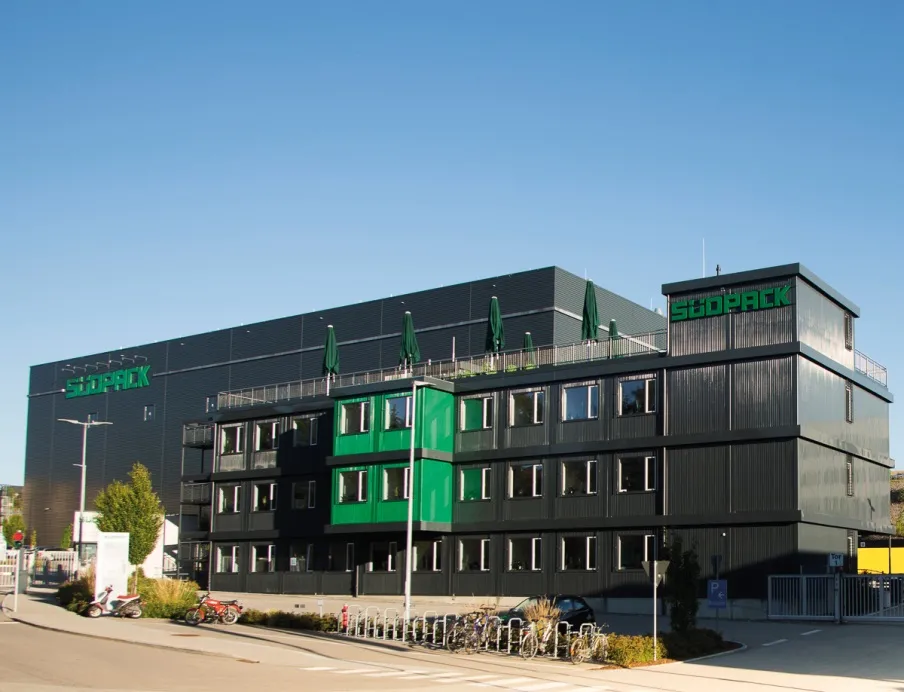 SÜDPACK ist ein international führender Hersteller von Hochleistungsfolien für Lebensmittel-, Non-Food- und Medizingüterverpackungen sowie technische Anwendungen. Das familiengeführte Unternehmen mit Sitz in Ochsenhausen wurde 1964 gegründet und beschäftigt heute rund 1.800 Mitarbeitende.