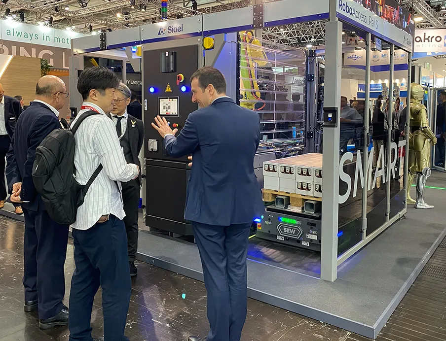 Besucher am Stand von Sidel auf der Interpack 2026