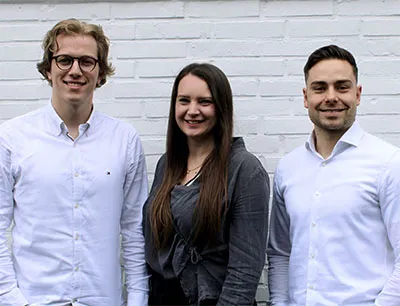 Das Team von Leroma (v.l.n.r.): Hanno Hartmann, Vertriebsleiter, Marina Billinger, CEO & Gründerin und Florian Casalino, Nachhaltigkeitsmanager, Bild: Leroma v.l.n.r.: Hanno Hartmann, Vertriebsleiter, Marina Billinger, CEO & Gründerin und Florian Casalino, Nachhaltigkeitsmanager, Bild: Leroma